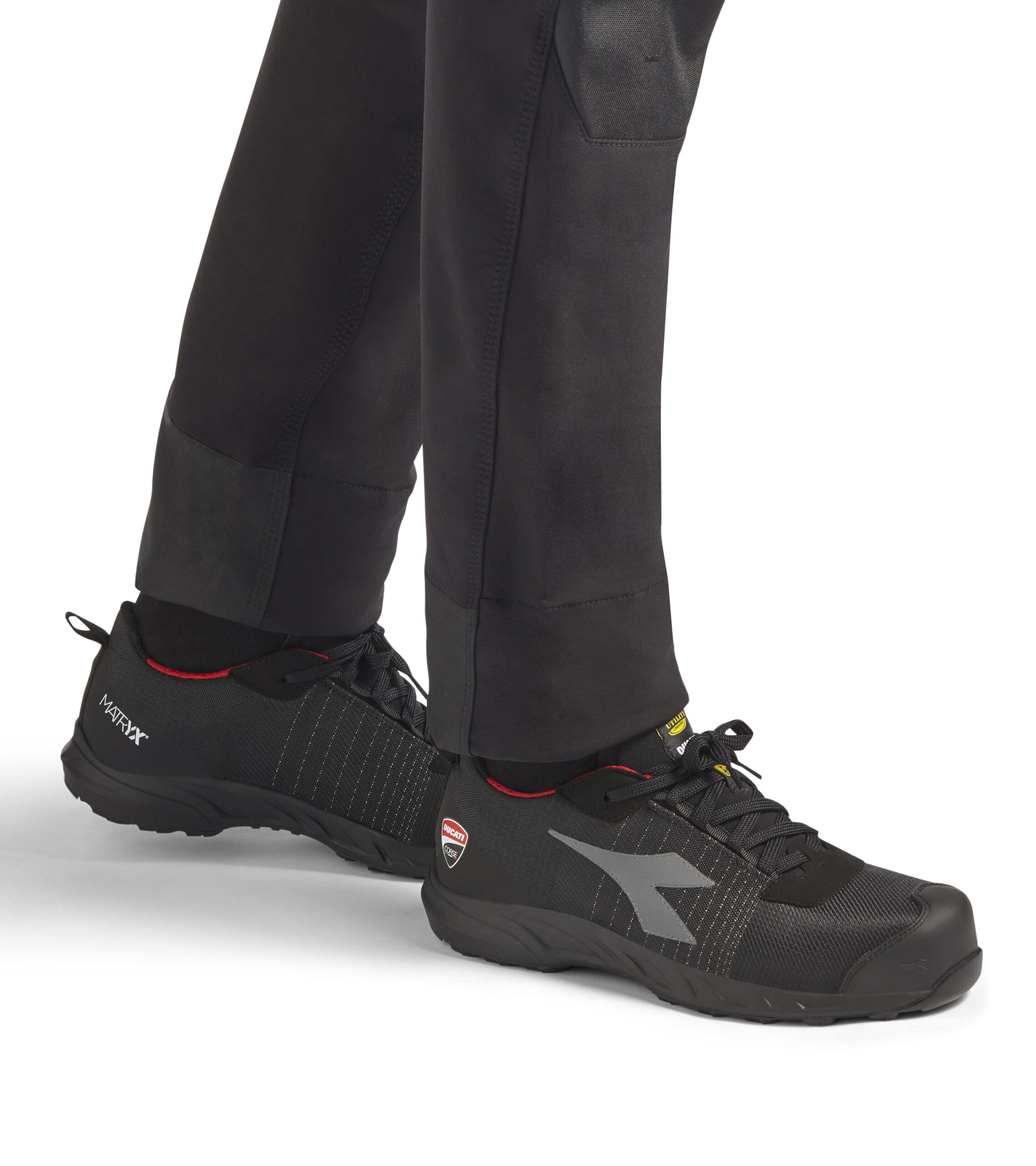 18122145 DIADORA FLY MOTOR MTX LOW S3L FO SR HRO SC ESD 45 CRNE