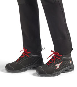 18122647 DIADORA SHARK ENGINE LOW S3S FO SR ESD 47